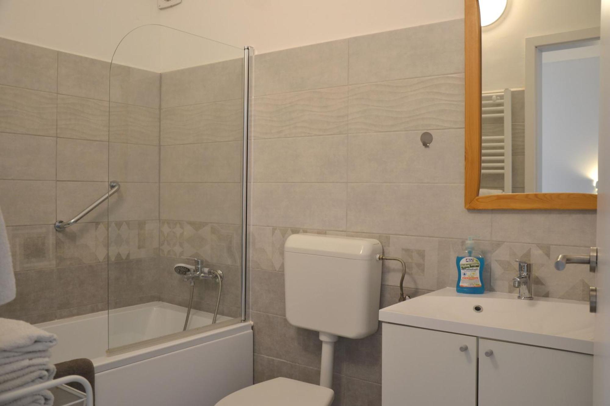Akvamarin Apartman Keszthely Ngoại thất bức ảnh